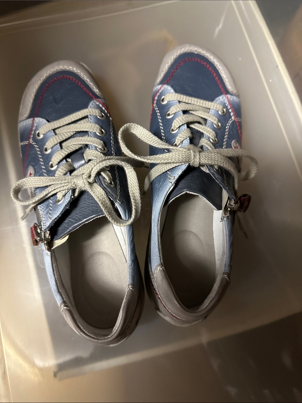 Remonte Low-Top Lace Sneakers in Blue and White (7.5/38)